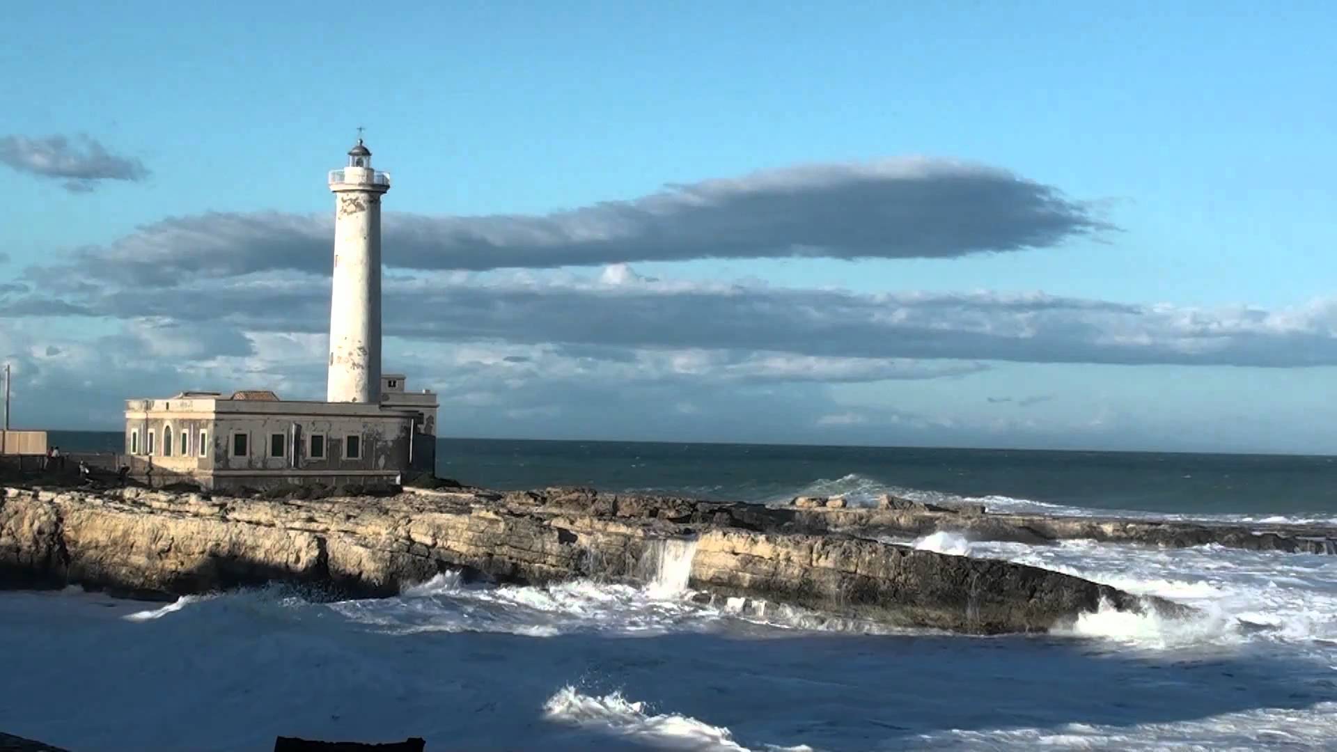 Andare a vivere in un faro: lo stato cerca inquilini per posti meravigliosi