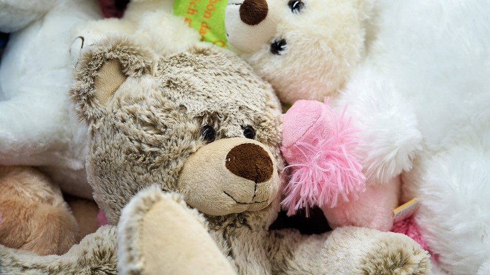 Giochi elettronici per bambini, allarme per le fotocamere integrate: ‘Possono essere spiati, spegnetele’
