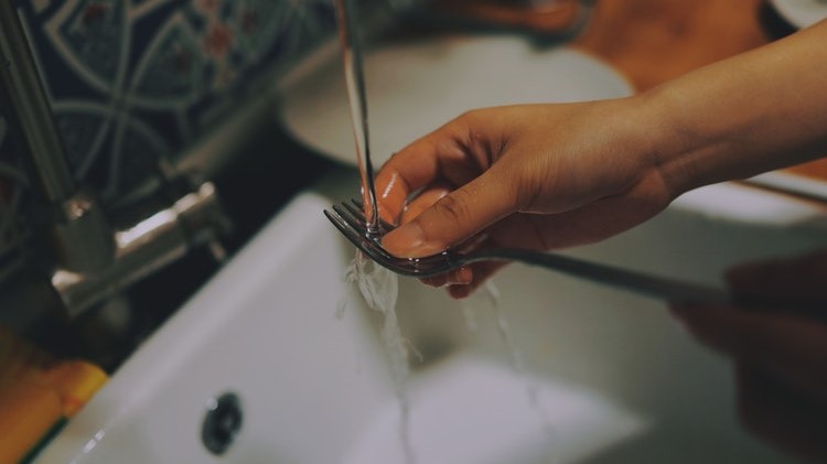 Assicurazione Inail per le casalinghe contro gli infortuni domestici: cos’è, cosa copre e come farla