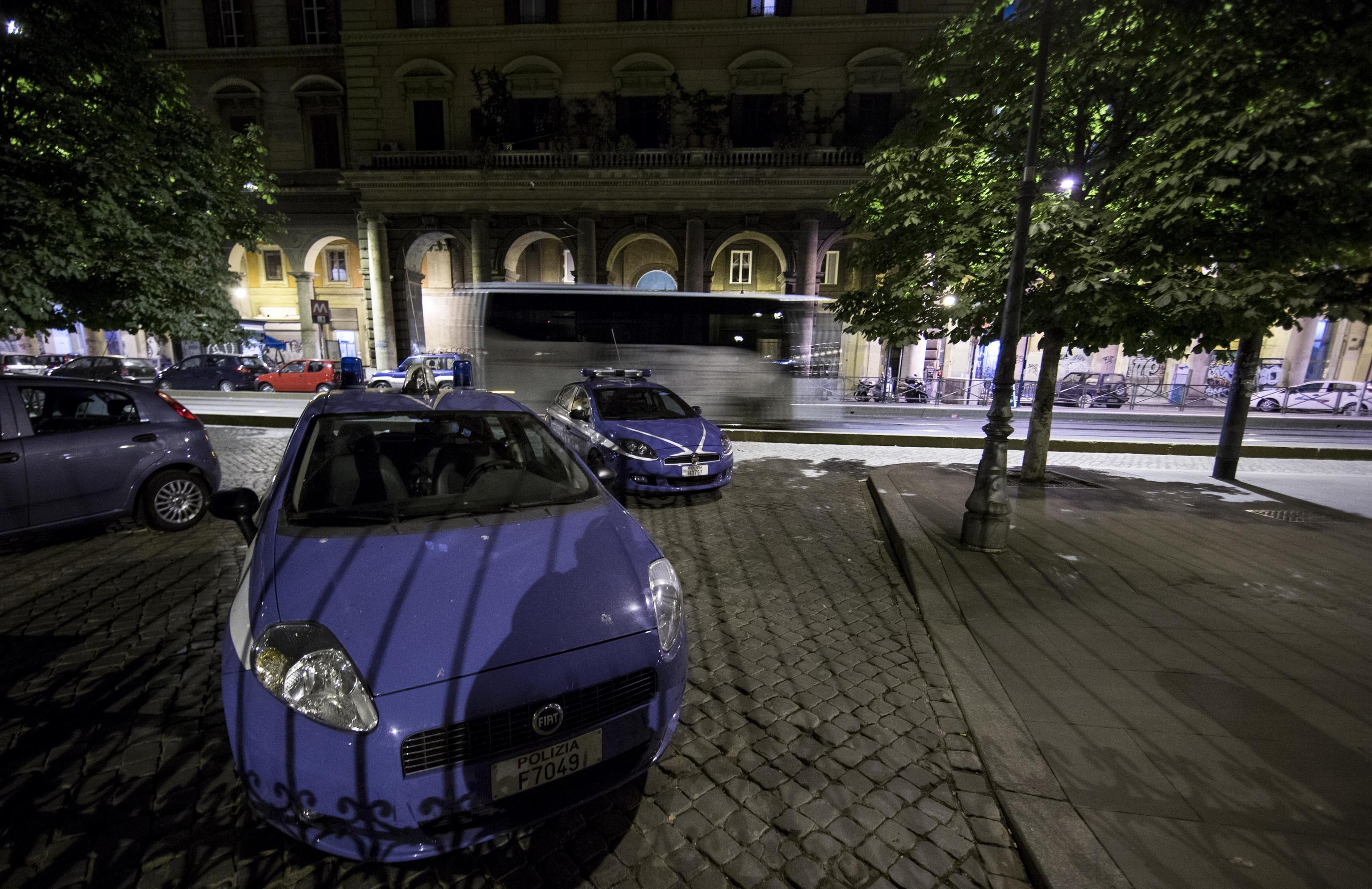 Roma: 75enne stuprata in piazza Vittorio, arrestato un 31enne