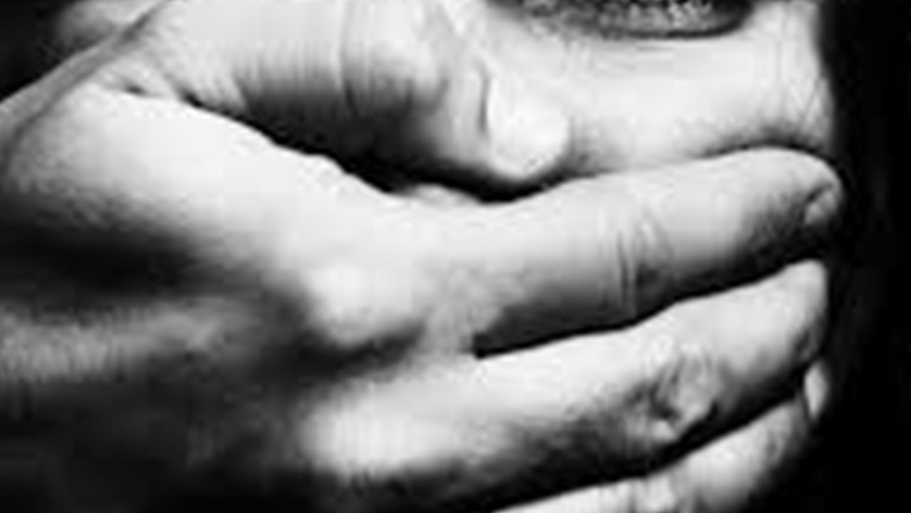 Stuprata con un cric da un 19enne, madre 41enne muore