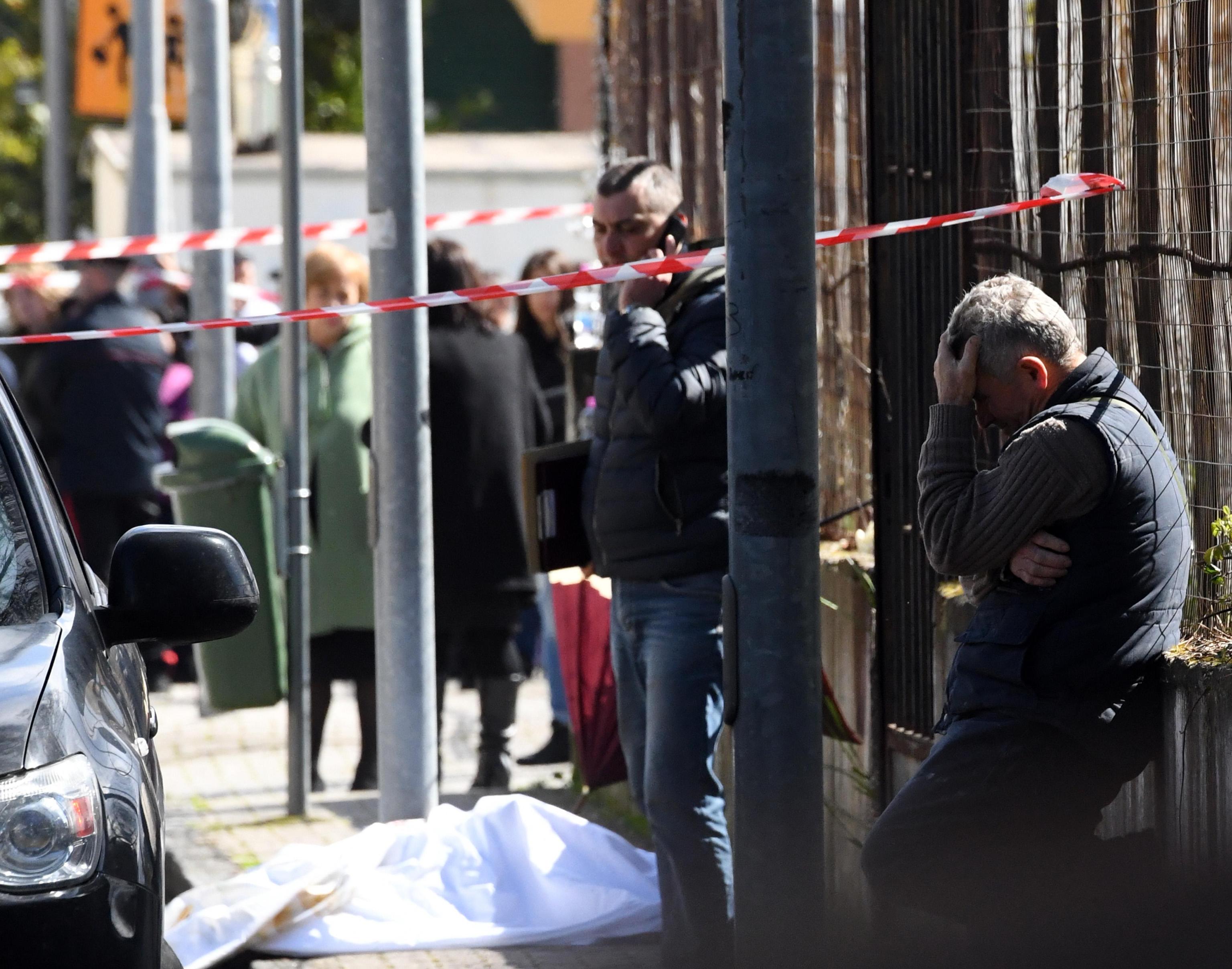 Terzigno, mamma uccisa davanti alla scuola: il marito omicida si è suicidato