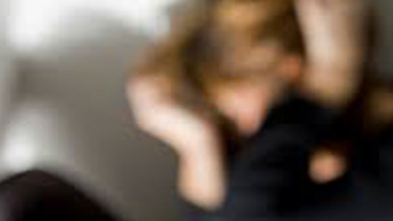 Violentarono a turno una 15enne, reato estinto per il branco di minori. Il gup: ‘Sono pentiti’