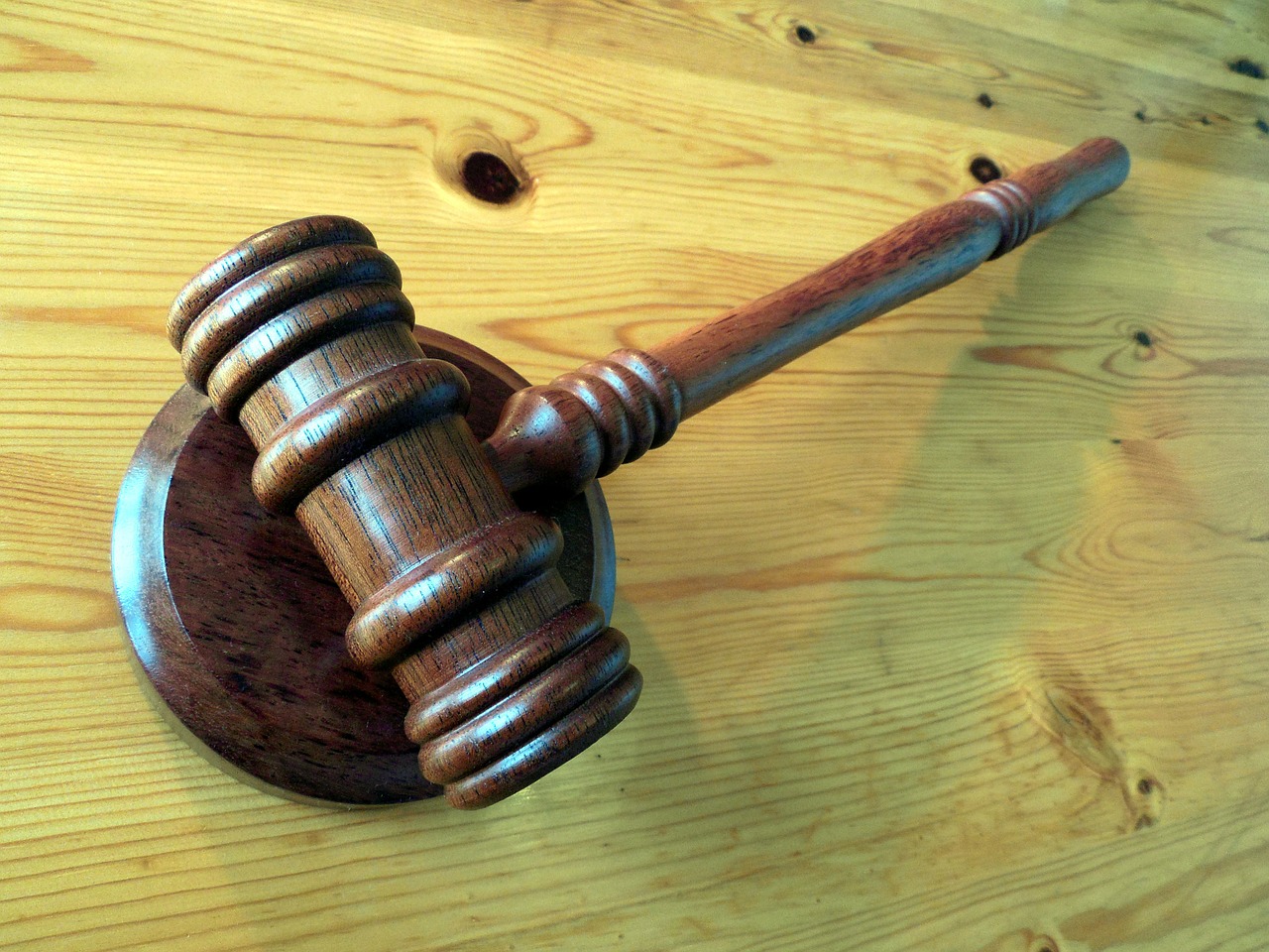 Assegno di mantenimento: non pagare diventa un reato punibile anche con il carcere