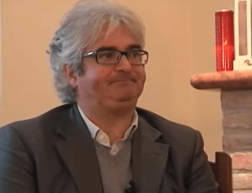 Andrea Contin, l’ex prete a luci rosse patteggia un anno per lesioni e minacce