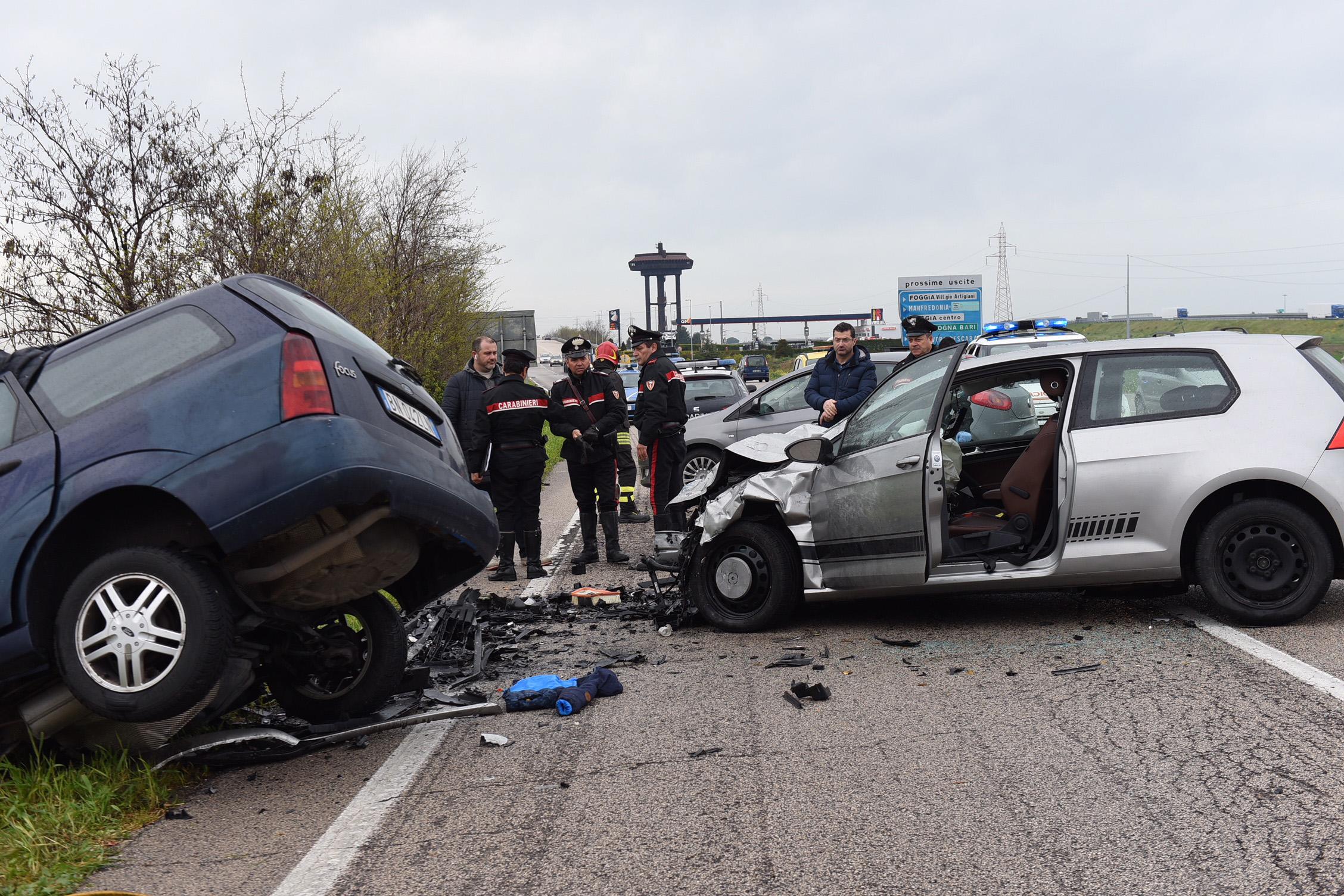 Tragedia a Foggia: muoiono in un incidente i genitori e il figlio di due anni