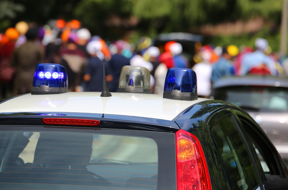 Brescia, madre investe il figlio di 4 anni durante una manovra: morto il bambino