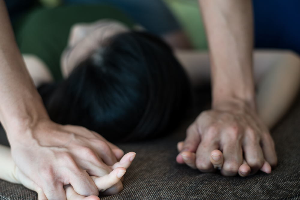 Vicenza, stupra la figlia adottiva per anni: arrestato un 41enne