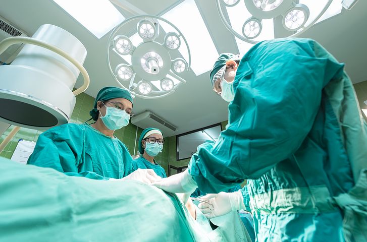 21 perline nello stomaco: bambino sottoposto a un delicato intervento
