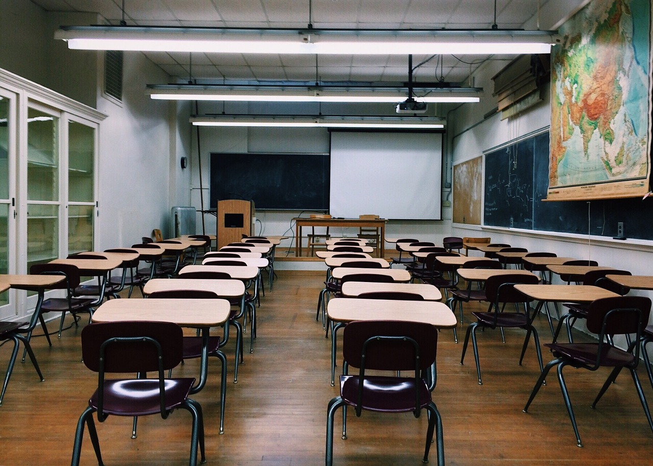 Giocattolo di gel si rompe in classe: 4 bambini colti da malesseri