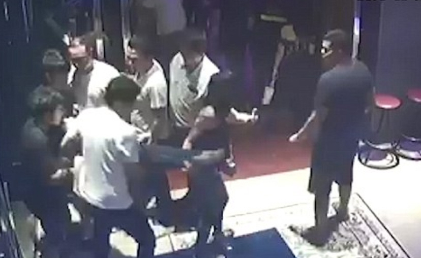 Violentano una ragazza ubriaca dopo la finale di Champions: inchiodati da un video