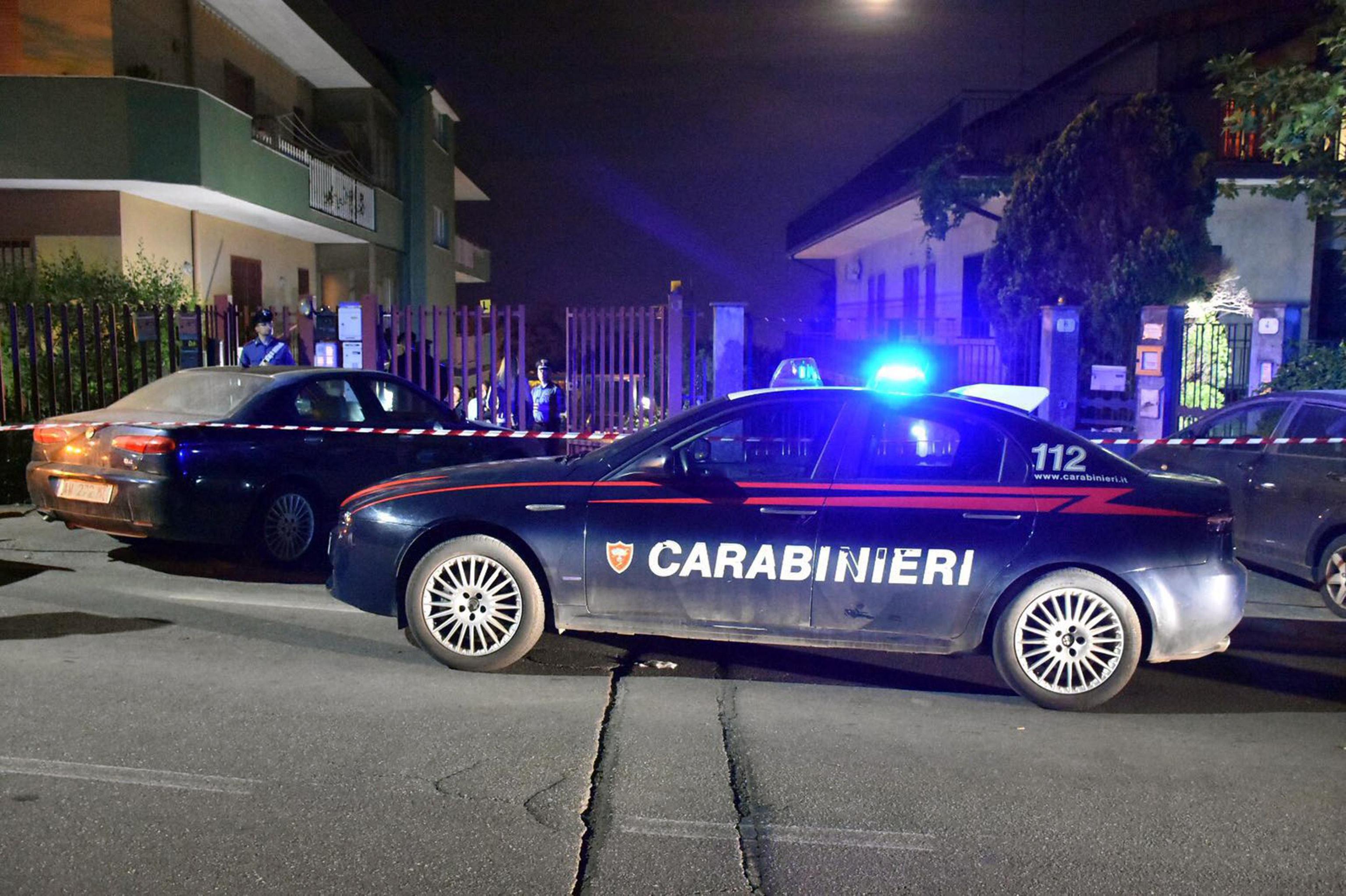 Agli arresti domiciliari per aver abusato della figlia, abusa anche del figlio