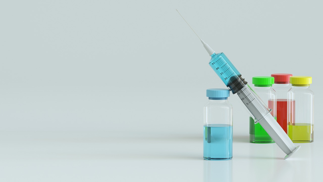 Uno studente ha il cancro: i compagni di classe si vaccinano tutti per proteggerlo