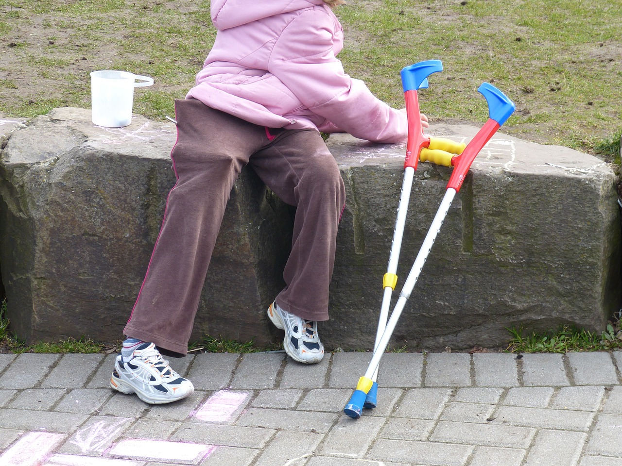 Shock a Roma: padre pagava ragazzi di colore per violentare la figlia disabile