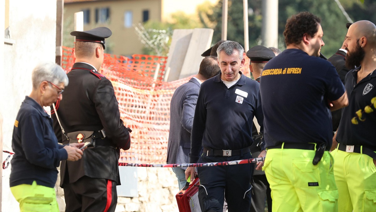 Uccide a colpi di pistola i vicini per il troppo rumore: stavano ristrutturando casa