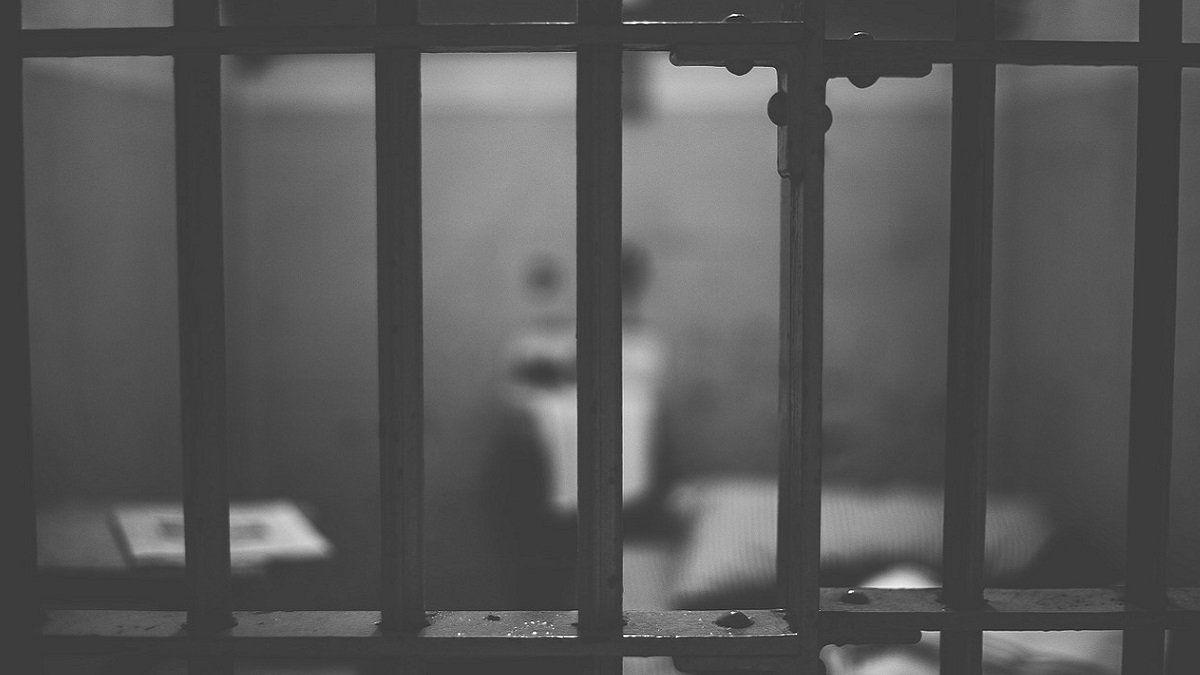 Uccide il marito che ha tentato di stuprare la figlia: libera dopo un mese di reclusione