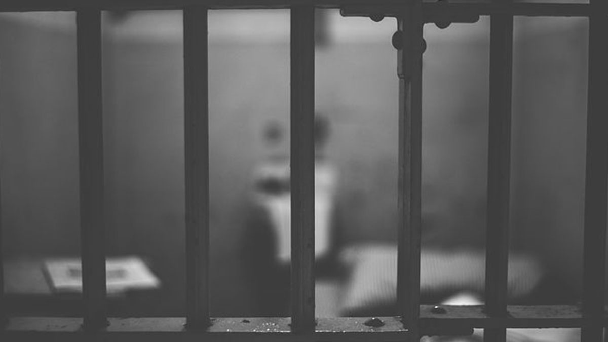 Stupratore seriale transgender: recluso nel carcere femminile aggredisce due donne