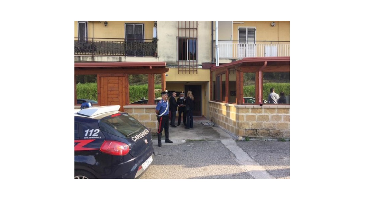 Salerno, fa esplodere l’appartamento con due taniche di benzina per uccidere la fidanzata: 48enne arrestato