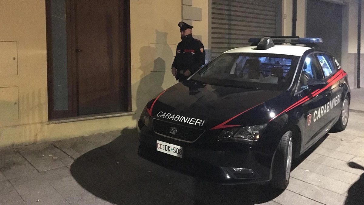 Tragedia ad Alghero: strangola la moglie poi in preda al senso di colpa si costituisce
