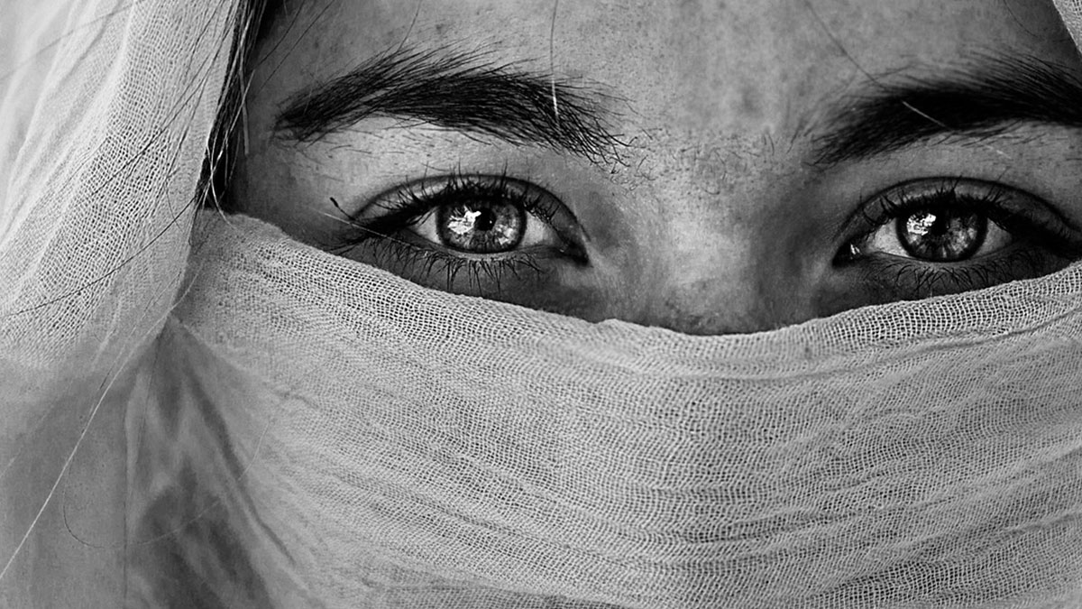 In Pakistan per incontrare l’uomo dei suoi sogni: 30enne rapita, costretta all’Islam e stuprata