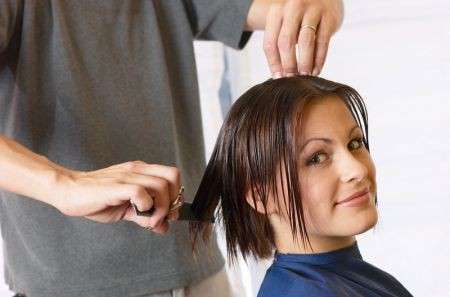 Capelli: come scegliere il parrucchiere giusto