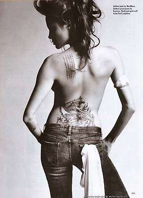 Angelina Jolie e i suoi 23 tatuaggi