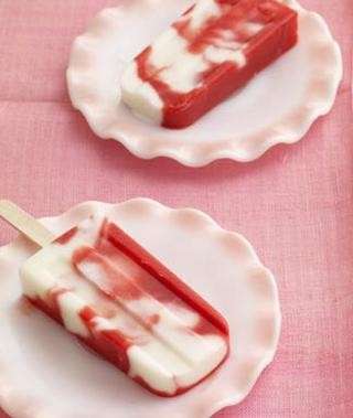 Ricette estive: ghiaccioli fragola e yogurt