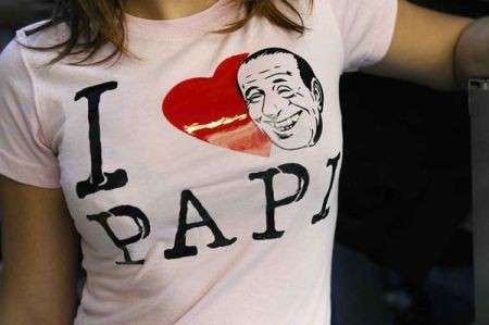 Berlusconi e Noemi: I love Papi T-shirt