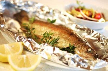 Ricette estive, il branzino con finocchi e spinaci