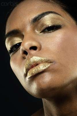 Make up oro more