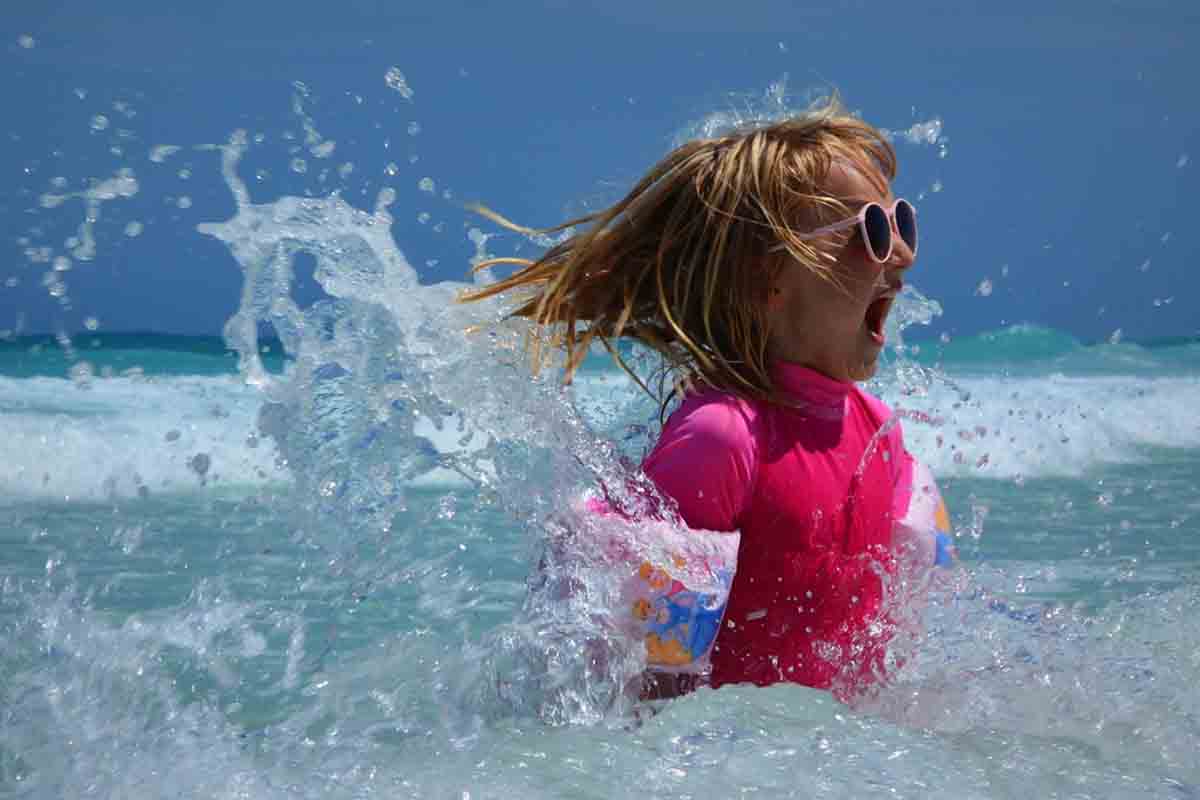 Vacanze al mare: cosa mettere nella valigia dei bambini