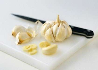 tagliare aglio