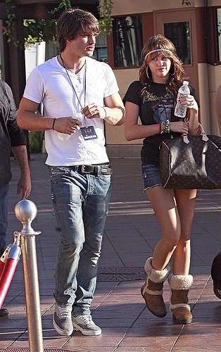 Miley Cyrus e le sue borse Louis Vuitton
