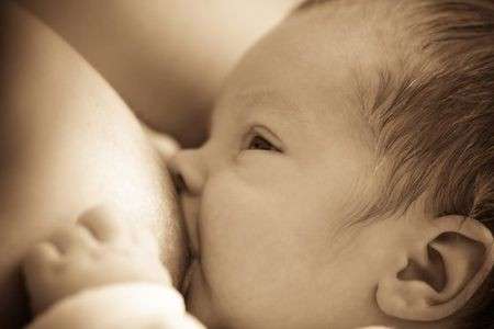 Allattamento: i benefici per la mamma e per il bambino