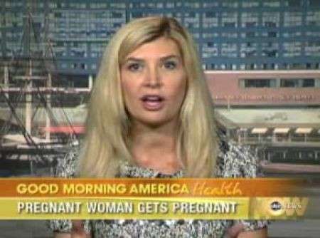 Una donna è rimasta incinta due volte contemporaneamente