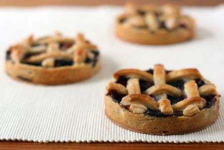 Crostatine con marmellata di more