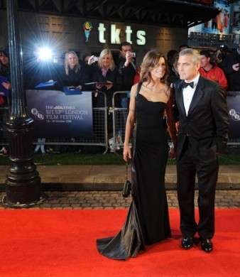 George Clooney ed Elisabetta Canalis sul red carpet a Londra