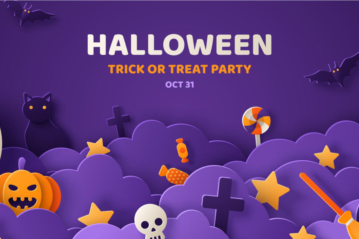 invito alla festa di halloween con sfondo di colore viola, zucche e scheletri con la data della festa e con scritta per l'invito