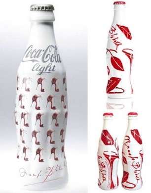 Collezionismo: le bottiglie Coca Cola Light di Manolo Blahnik
