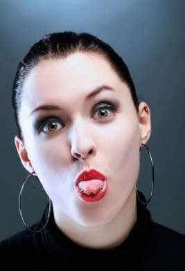 Piercing alla lingua