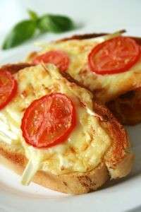 Ricette stuzzichini: bruschette al formaggio