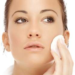 Creme e trucco: rischio di allergie alla pelle