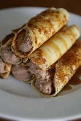 Crepes farcite con panna al cacao