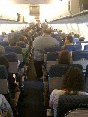 Obesità: arriva la fat tax per i voli aerei