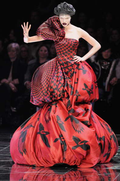 La New York Fashion Week omaggia Alexander McQueen