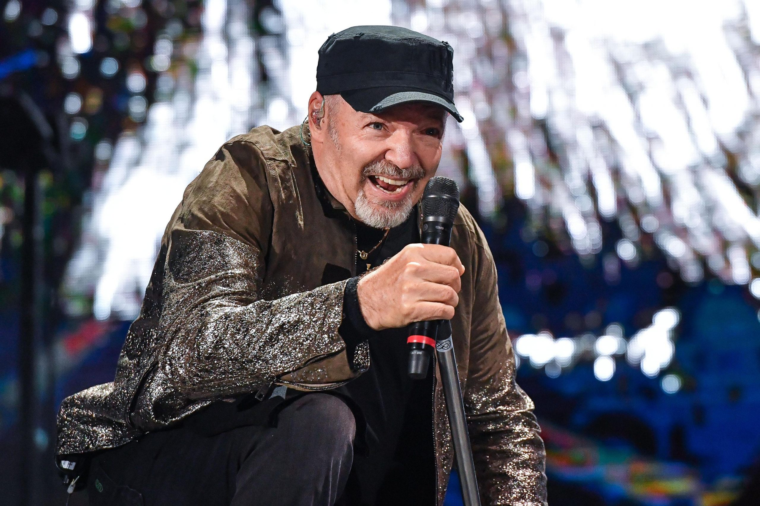 Libri: Vasco Rossi diventa editore