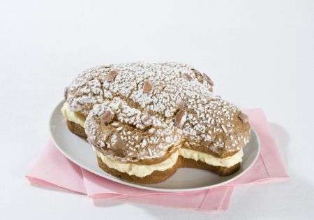 Ricetta colomba di Pasqua con crema Chantilly