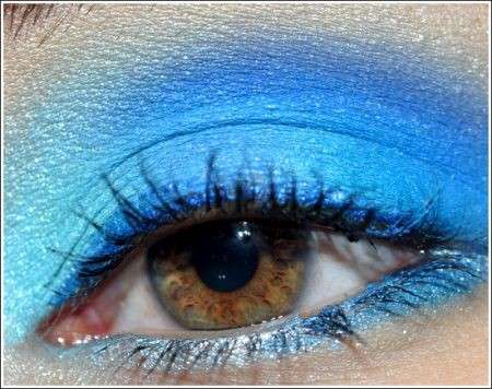 Trucco occhi: azzurro intenso