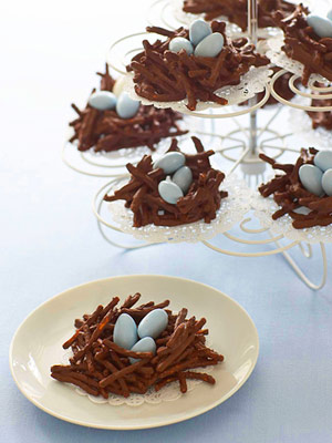 Ricette Dolci Pasqua: nidi di cioccolato con gli ovetti