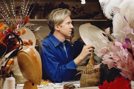 Philip Treacy, in diretta streaming la sua ultima creazione